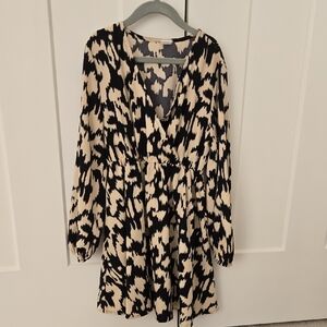 SHEIN Kids Black and Cream Patterned Dress